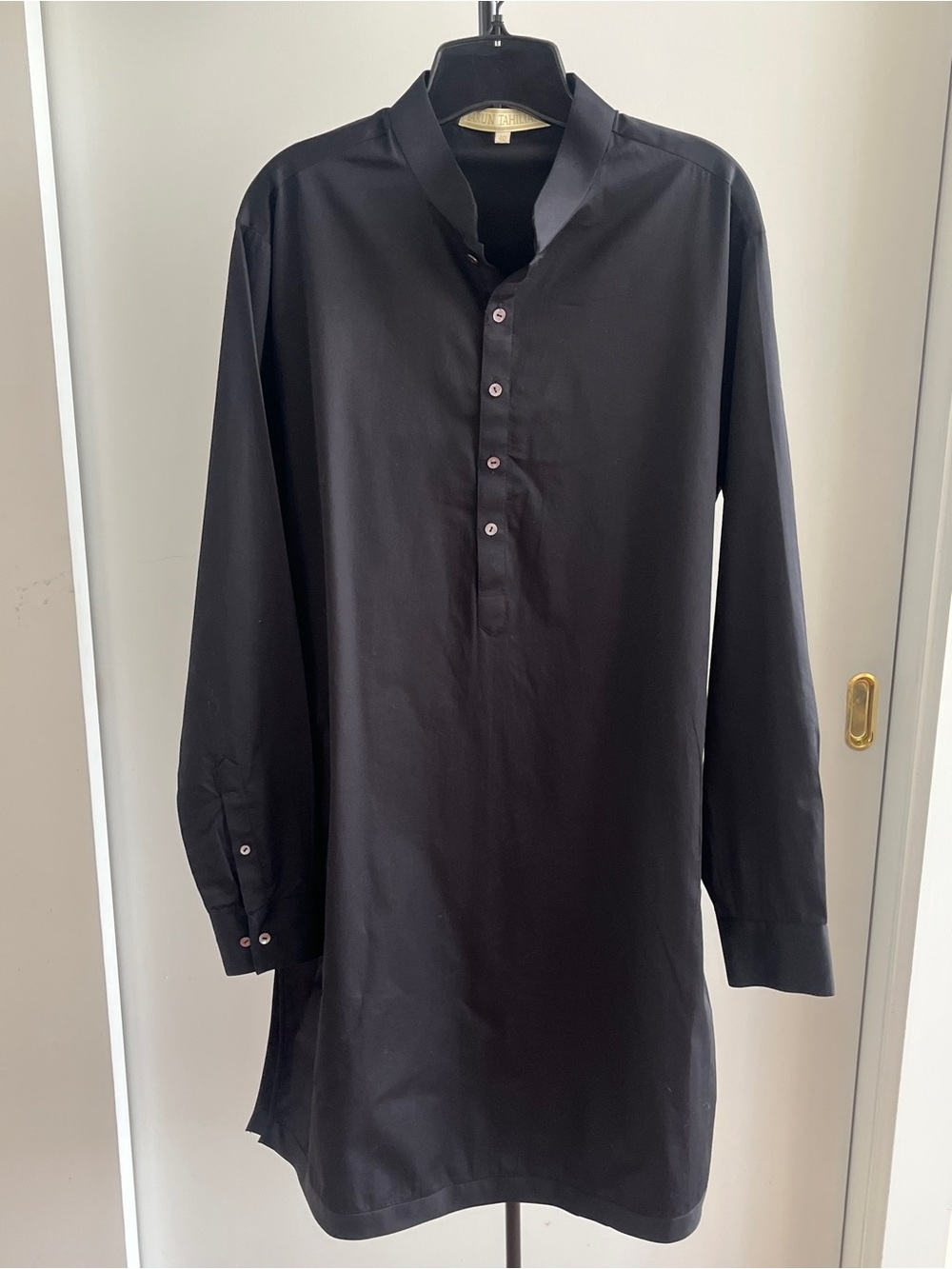 Designer Tarun Tahiliani Men's Black Satin Premium Cotton Wedding Kurta Sz 40 M